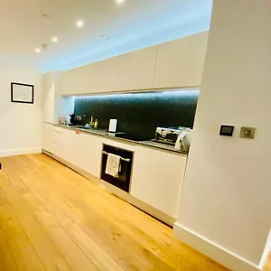 Apartment Luxury Spacious, Cardiff