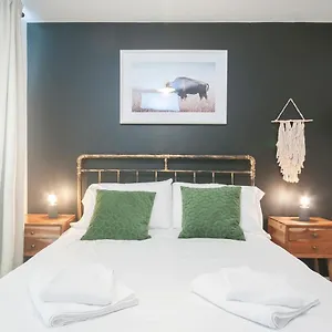 Apartment New Modern In The & Close To Stadiums, Cardiff